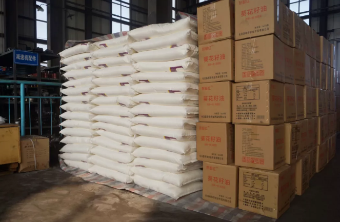 反坡煤業(yè)為全體員工發(fā)放中秋福利