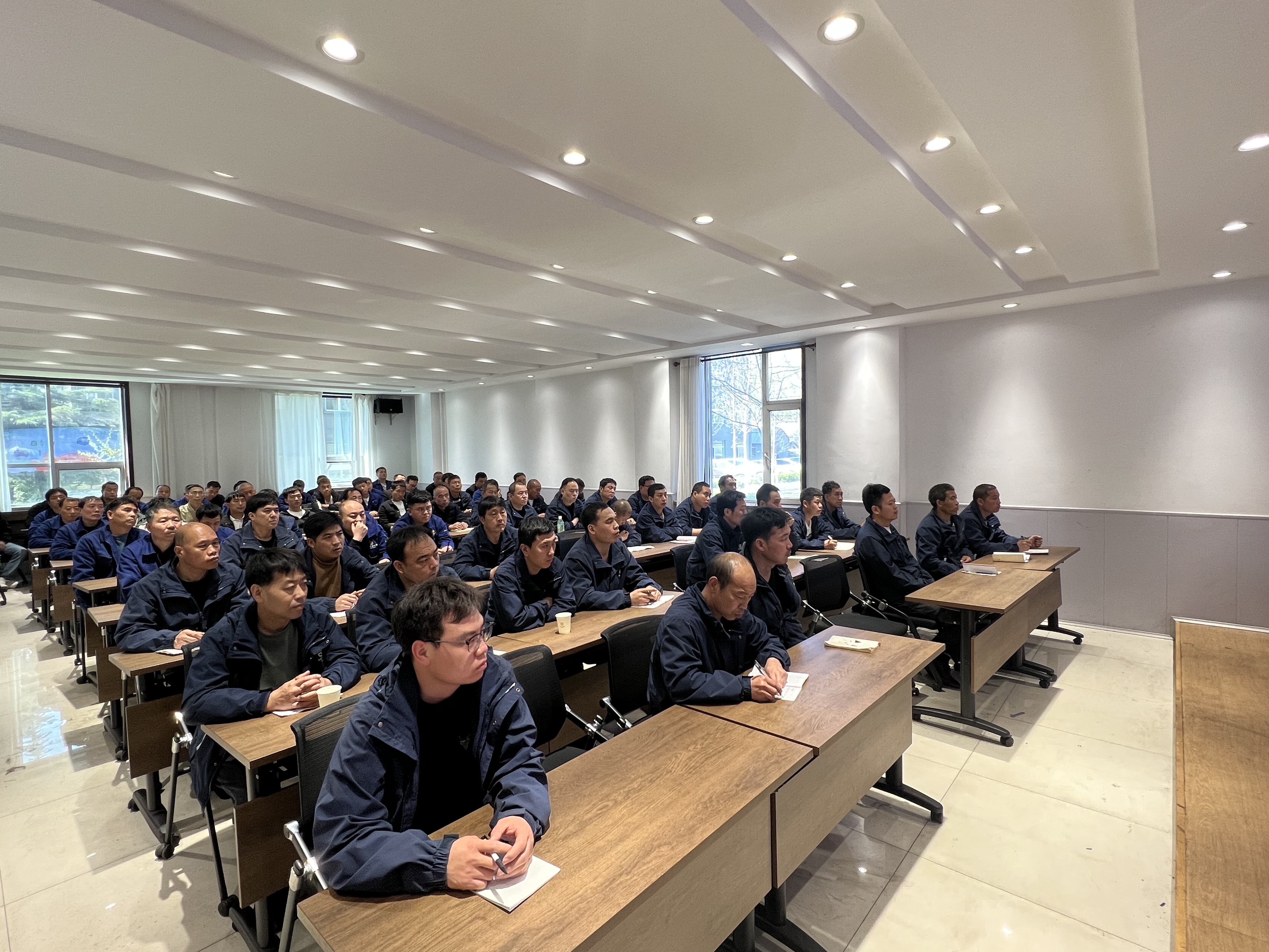 山西反坡煤業(yè)有限責(zé)任公司開展三違知識培訓(xùn)