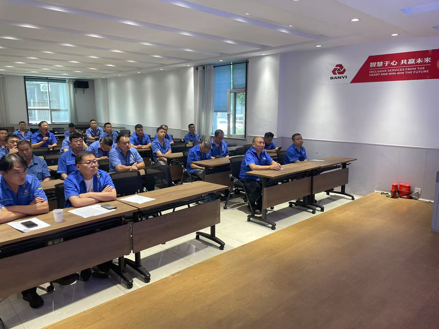 山西反坡煤業(yè)有限責(zé)任公司組織開(kāi)展一線(xiàn)作業(yè)人員專(zhuān)項(xiàng)培訓(xùn)工作